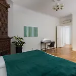 Apartment K1820 Family *