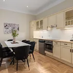Apartment K1820 Family *