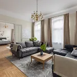 Apartment K1820 Family *