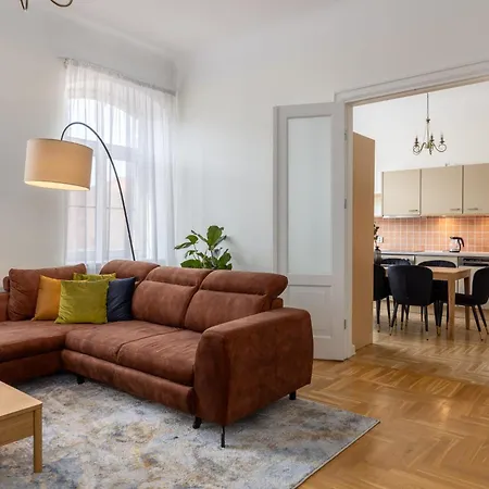 Apartment K1820 Family