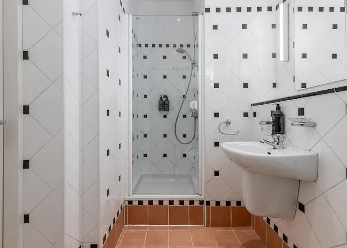 K1820 Family Apartment *