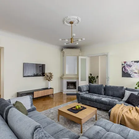 Apartment K1820 Family