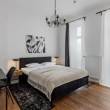 K1820 Family Apartment *