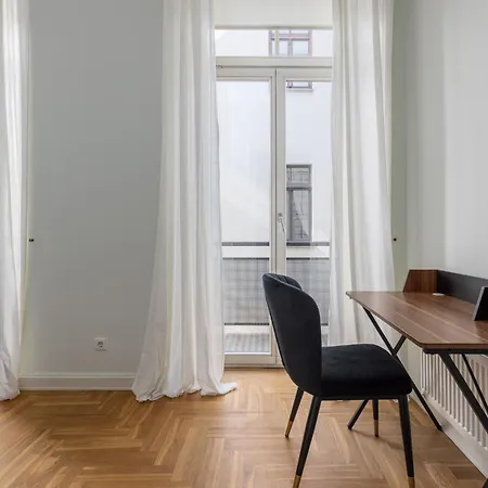 K1820 Family Apartment *