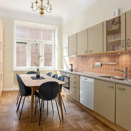 Apartment K1820 Family *