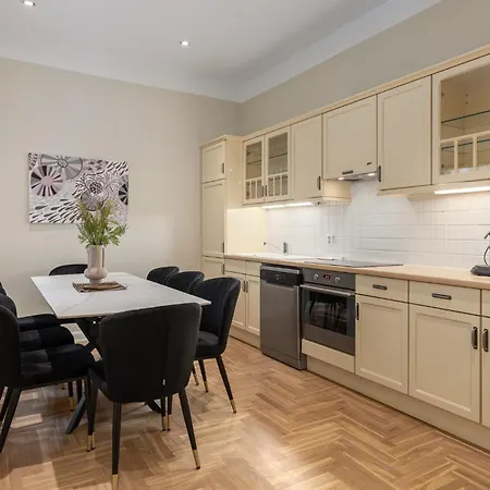 Apartment K1820 Family *