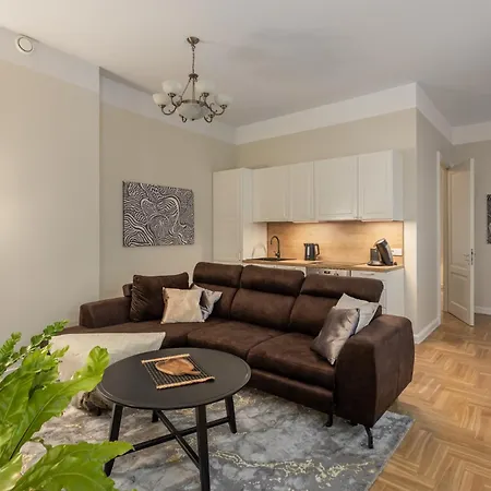 K1820 Family Apartment *