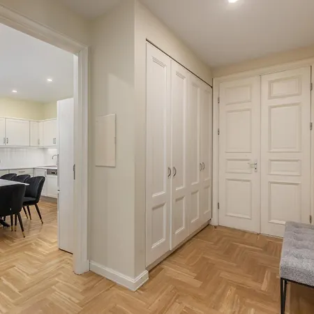 Apartment K1820 Family *