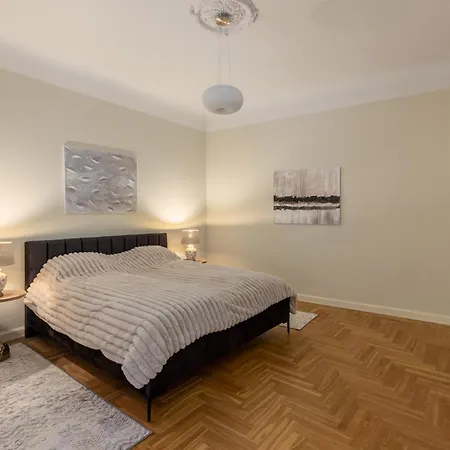 K1820 Family Apartment *